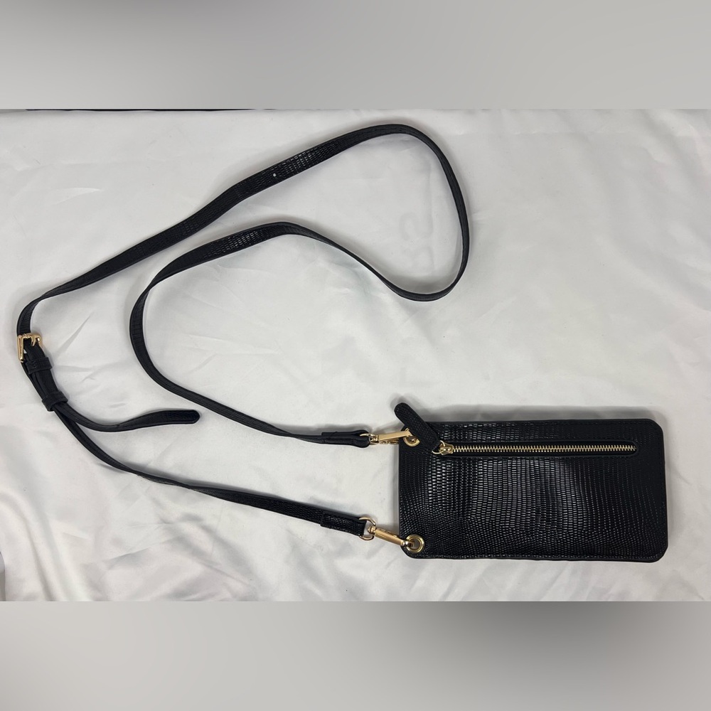 NWOT Kelly & Katie Black Phone Wallet Crossbody Black